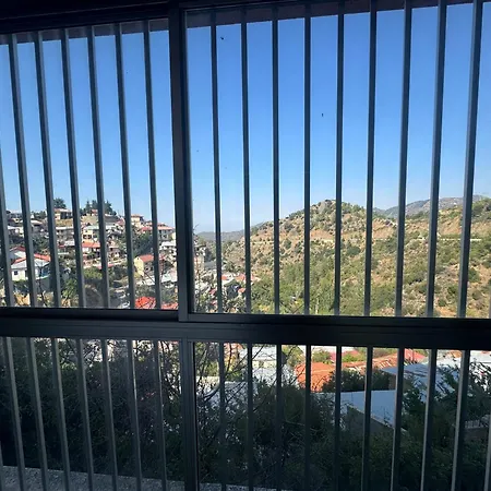Gerakies Escape, Stunning Mountain Views * Yerakies